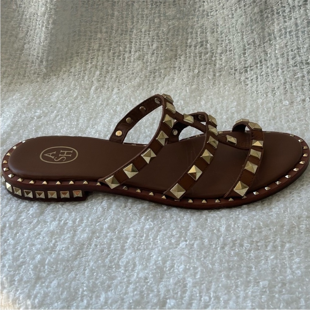 Ash sandals